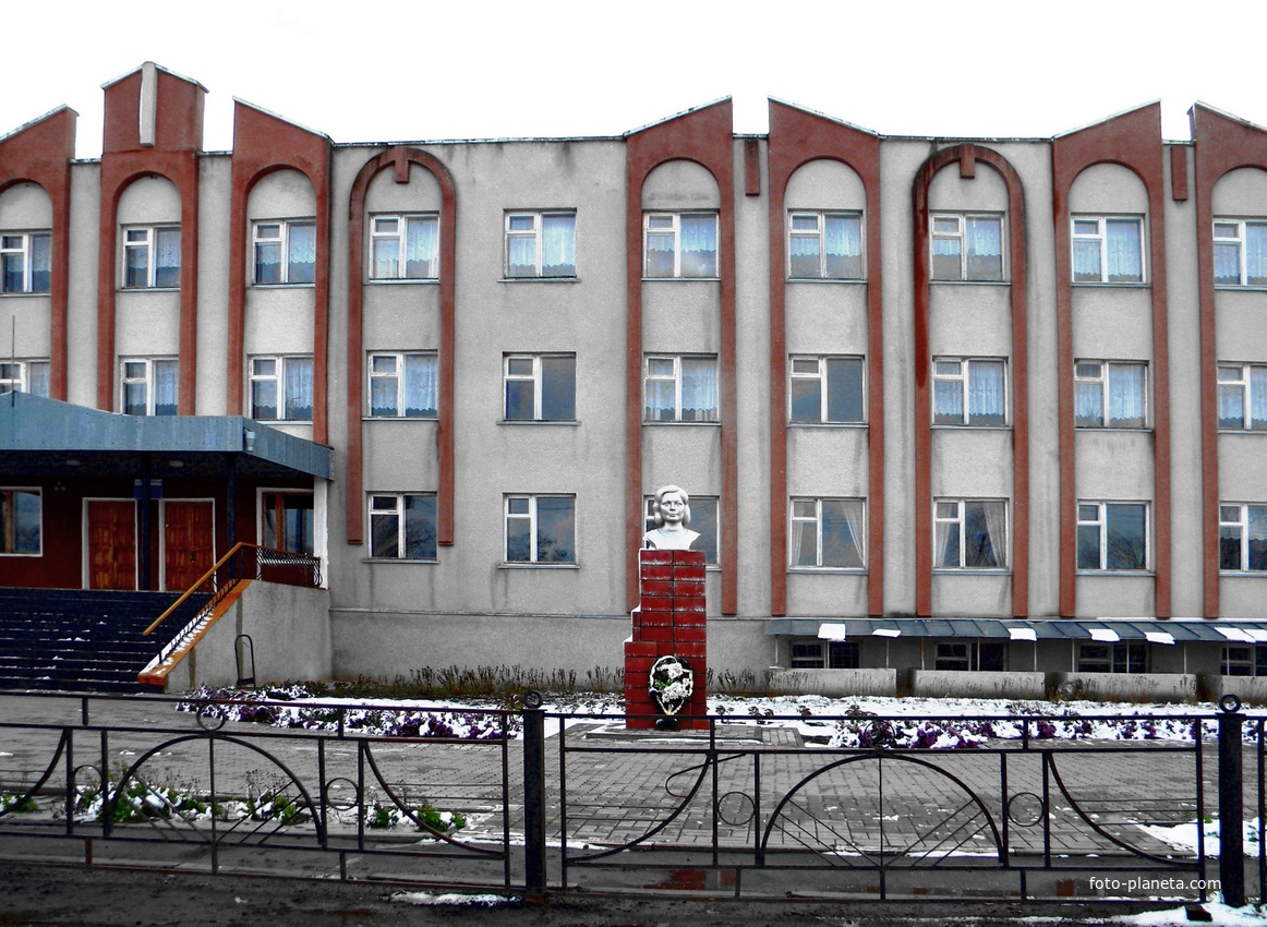 Школа села Верхнее Березово