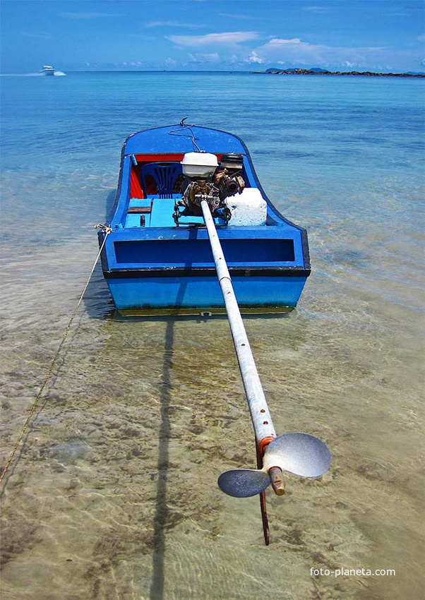 Лодка местных рыбаков