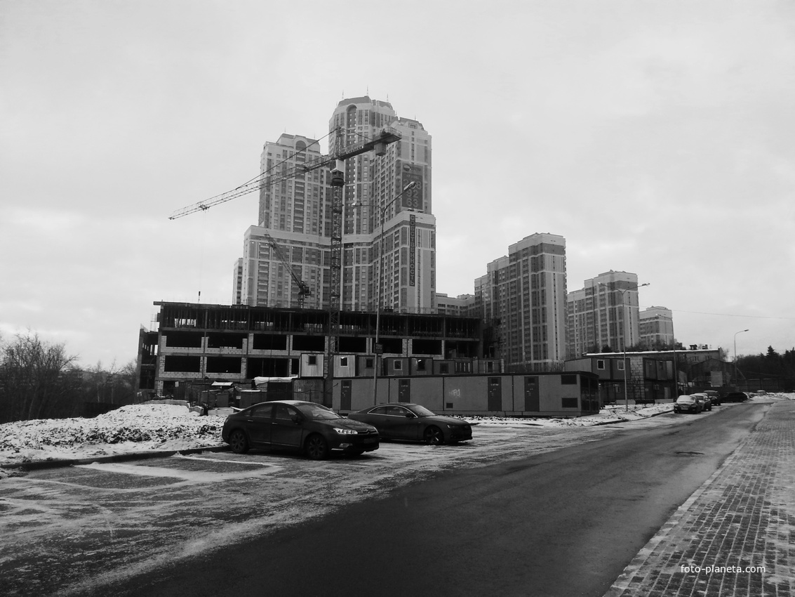 Монолитный Big Ben в Загорье