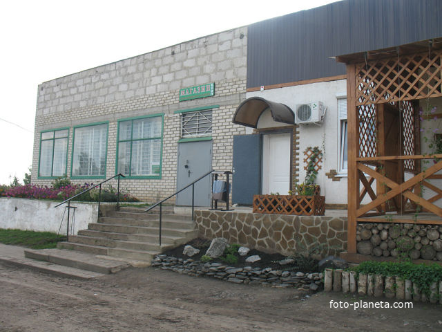 Магазин и кафе в селе Лучки