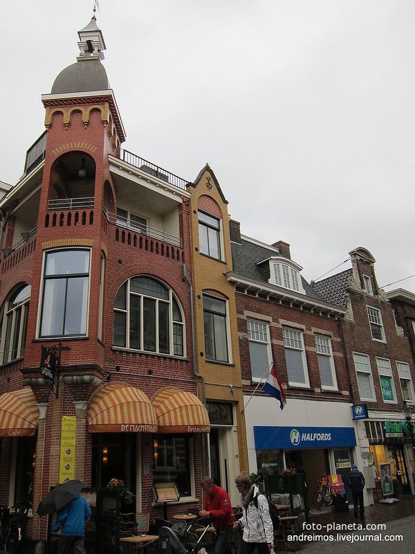 Улица Лангестраат (Langestraat)