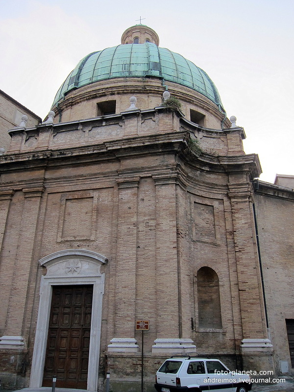 Церковь Св. Пеллегрино и Терезы