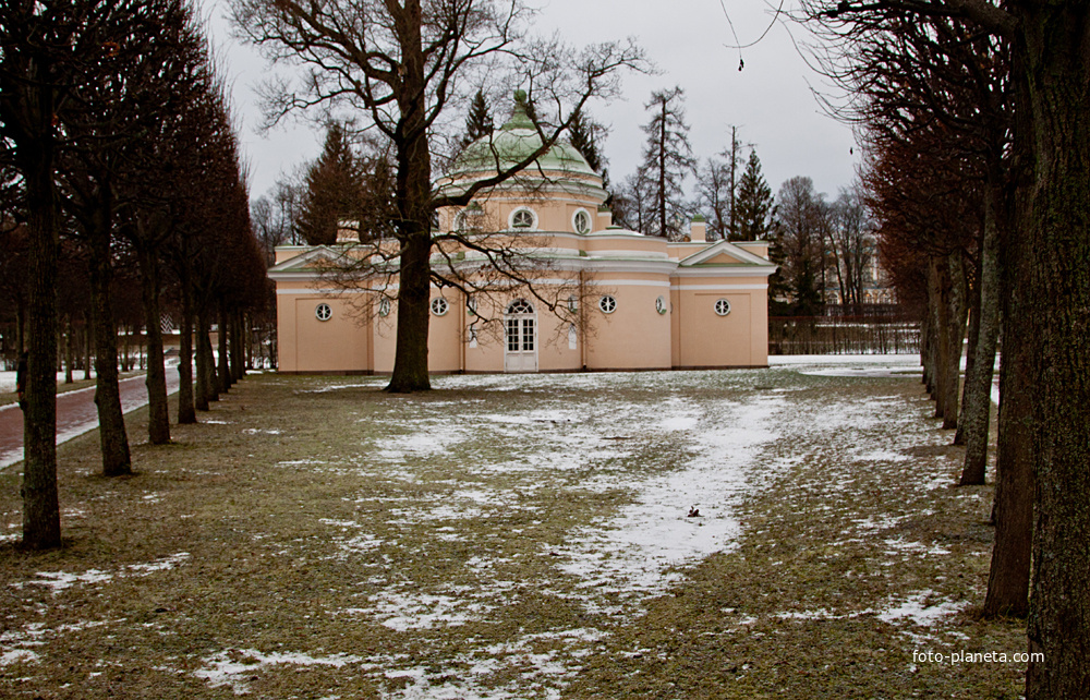 Павильон &quot;Нижняя ванна&quot;