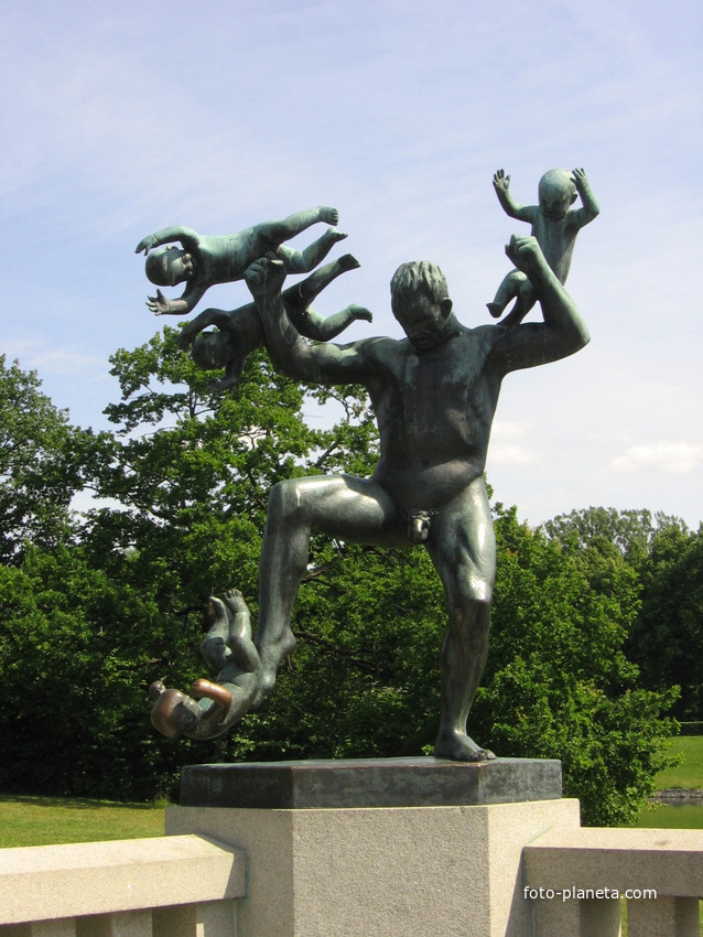 Парк скульптур Вигеланда в районе Фрогнер.