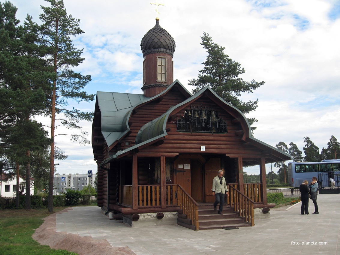 Мельниково.  Церковь Троицы Живоначальной.