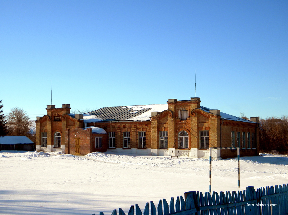 Старинное здание  Подгоренской основной общеобразовательной школы села  Подгорное