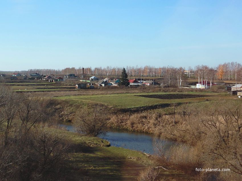 Вид из окна поезда, в сторону автодороги Тамбов-Пенза.