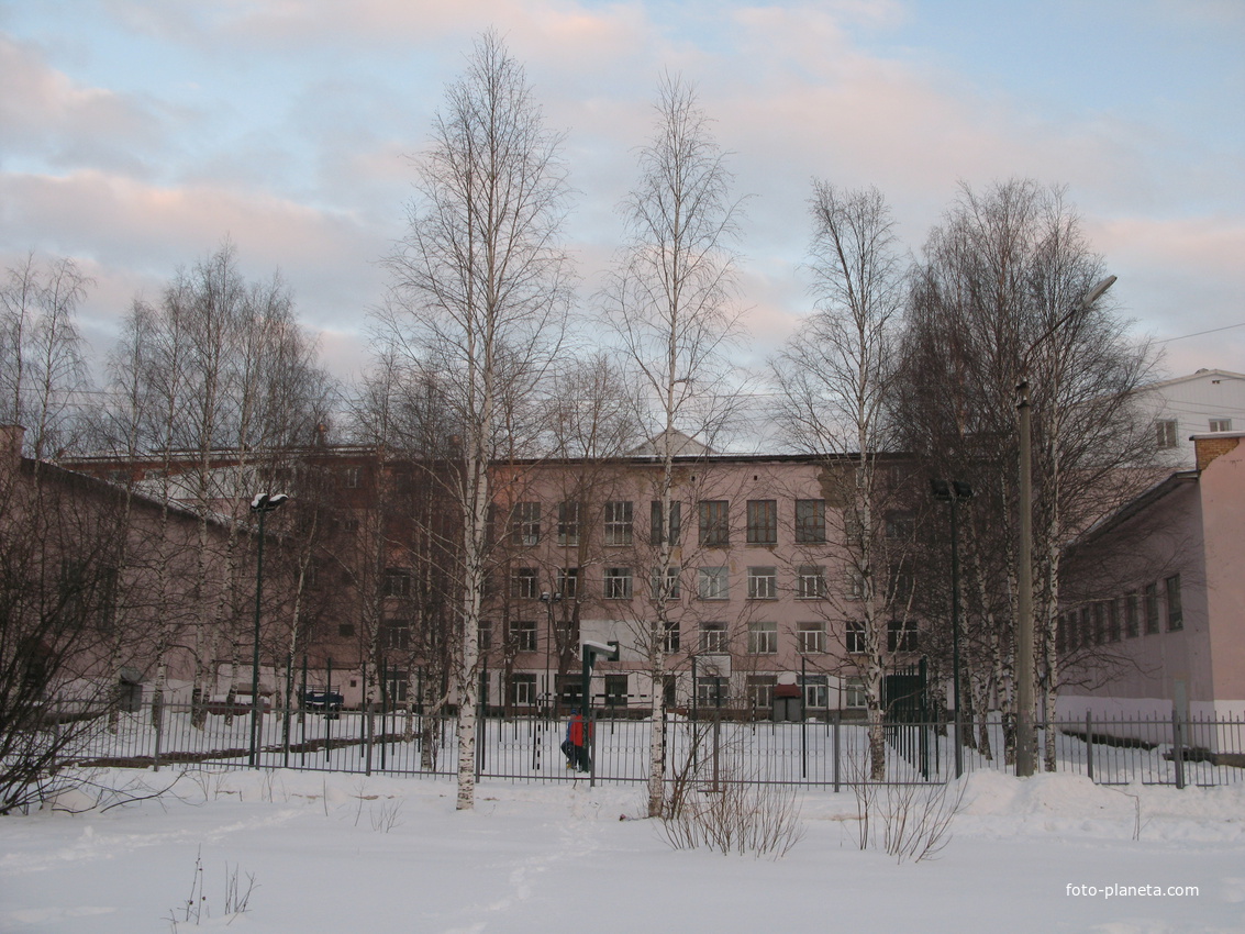 Сыктывкар декабрь 2013 двор центрального корпуса СГУ