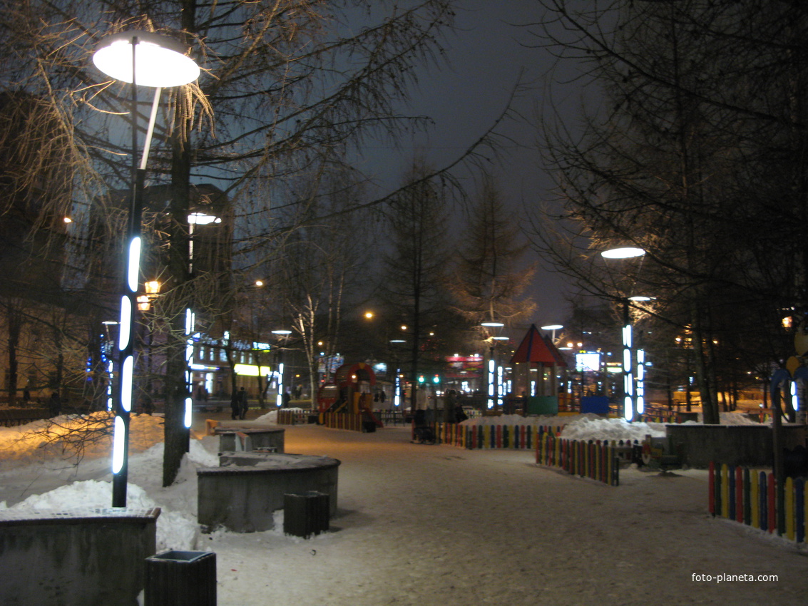 Сыктывкар декабрь 2013 сквер Детский мир