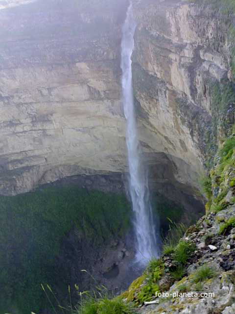 Водопад высота 90,70м