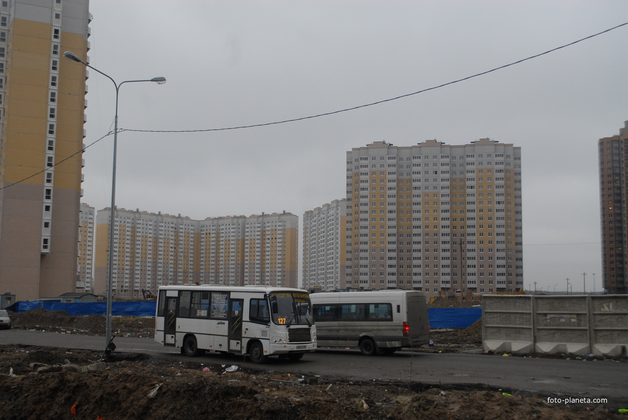 Вид на новостройки со стороны проспекта Королёва.