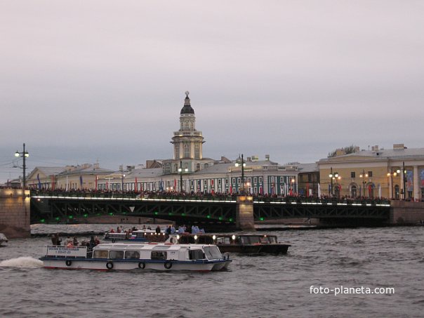 Кунсткамера, мост вид с воды