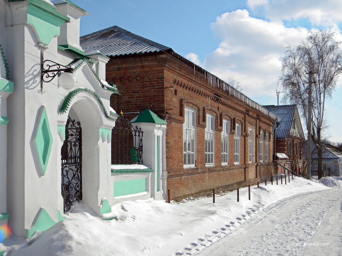 Свято-Троицкий храм в городе Старый Оскол