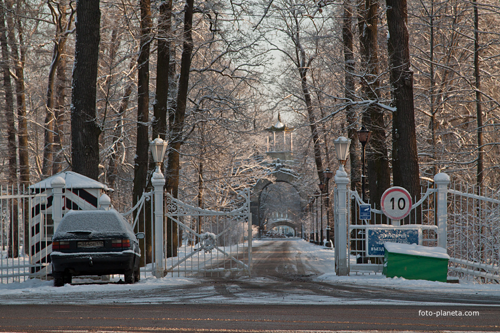 Въезд в Екатерининский парк