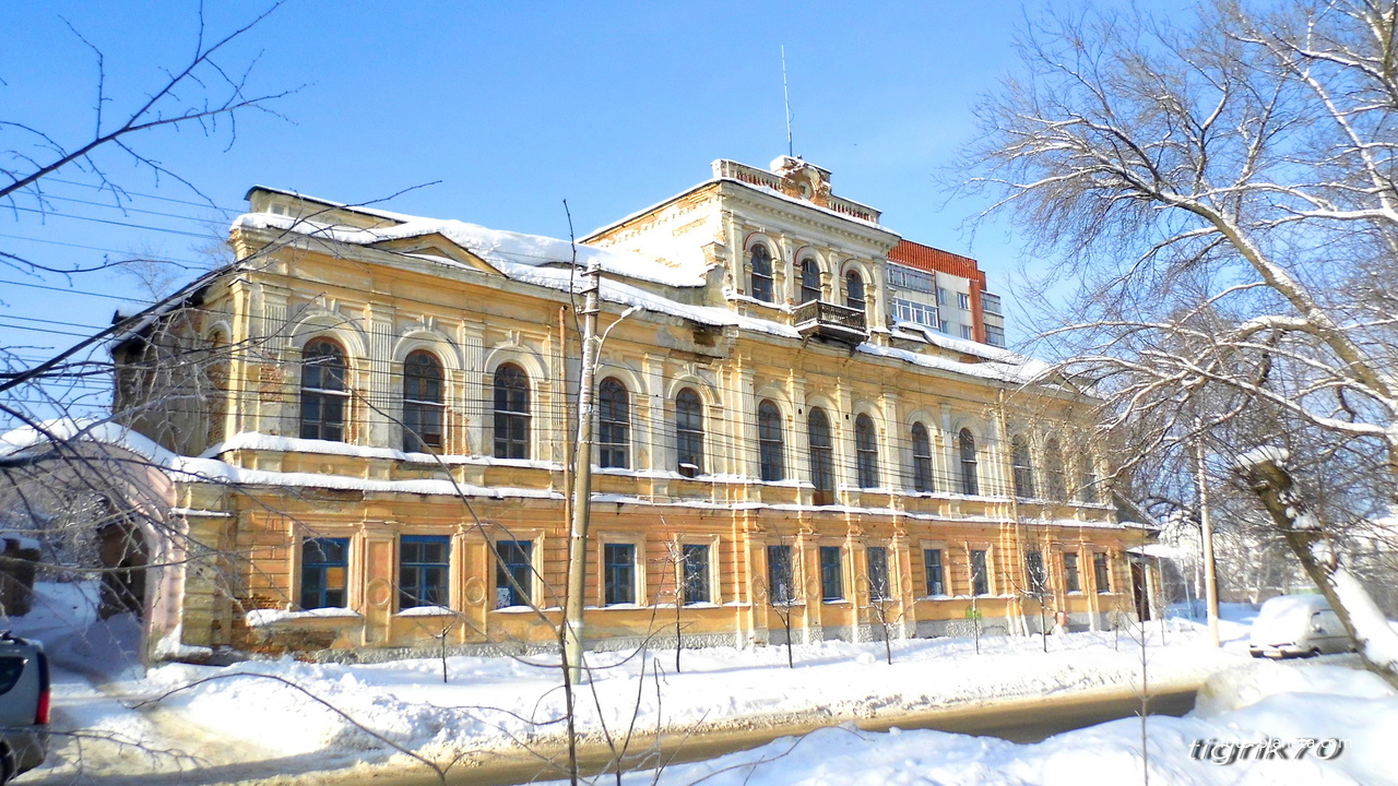г. Пенза, бывшее здание епархиального женского училища.