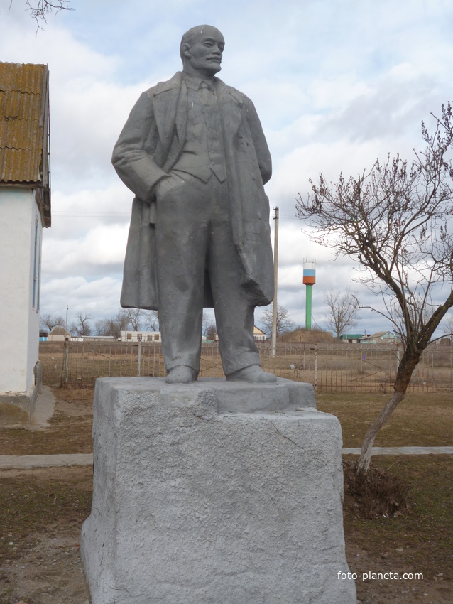 памятник вождю В.И.Ленину