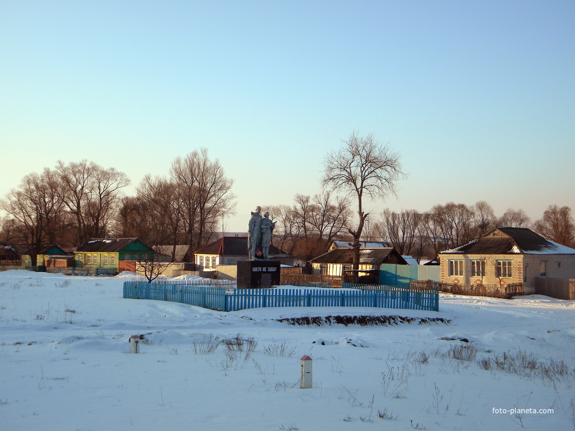 Памятник Воинской Славы в селе Окуни