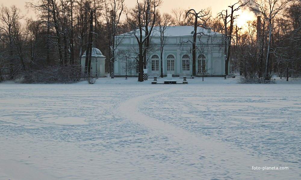 &quot;Зал на острову&quot;