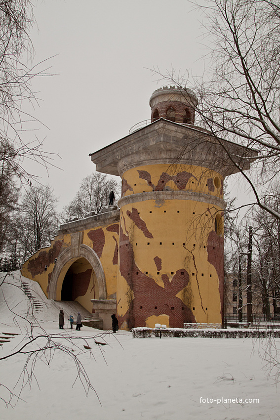 Башня - руина