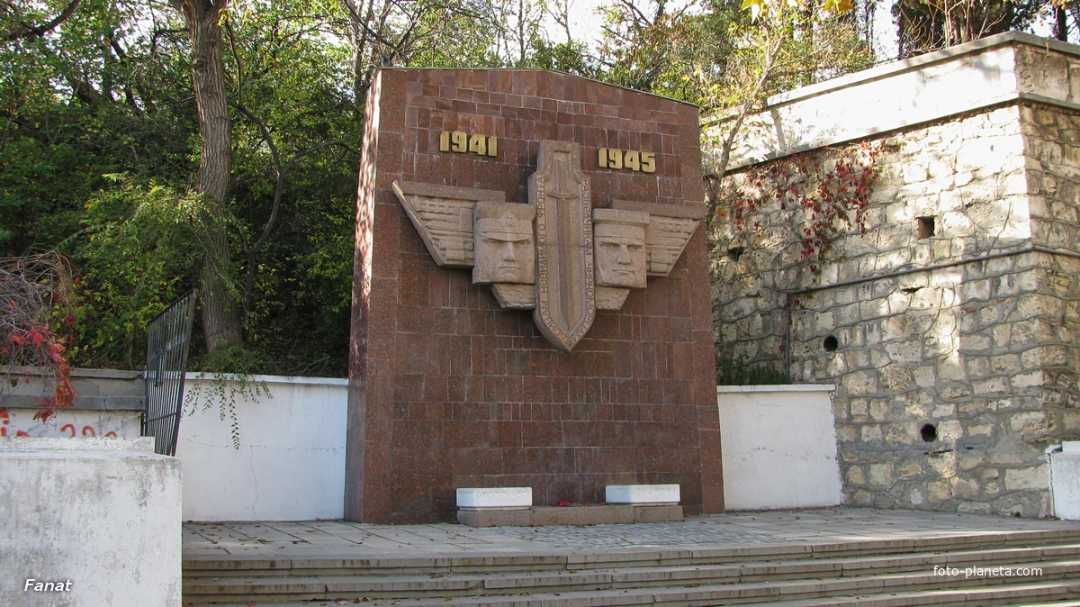Памятник Разведчикам-черноморцам, бойцам невидимого фронта