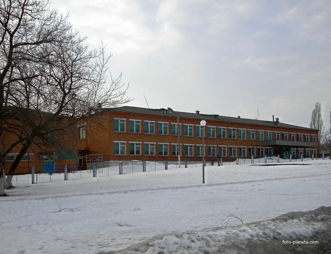 Школа села Холодное