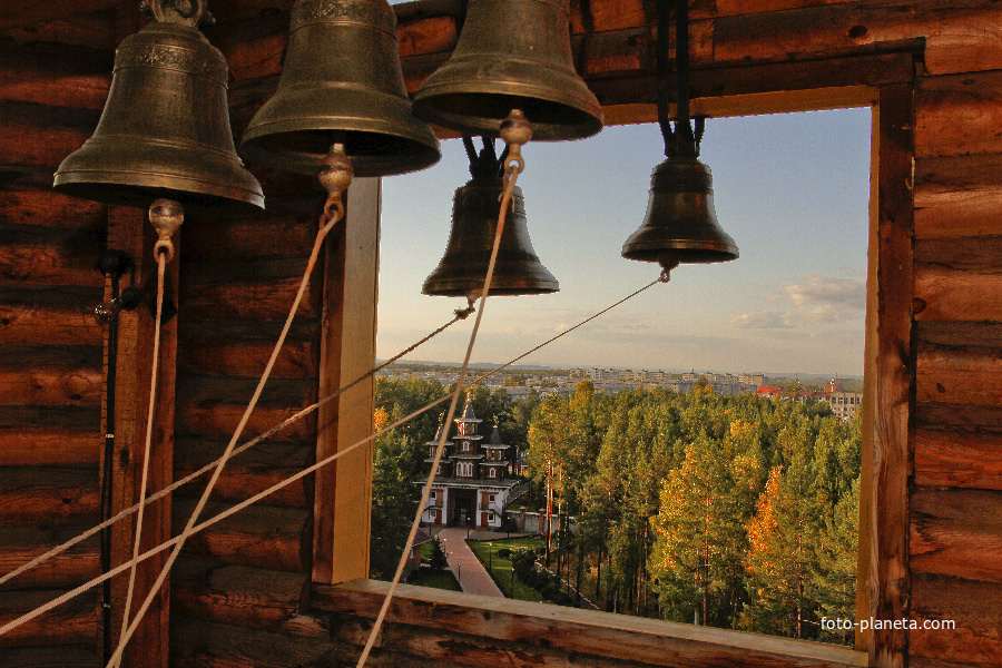 Взгляд на г. Саянск через колокола городского храма