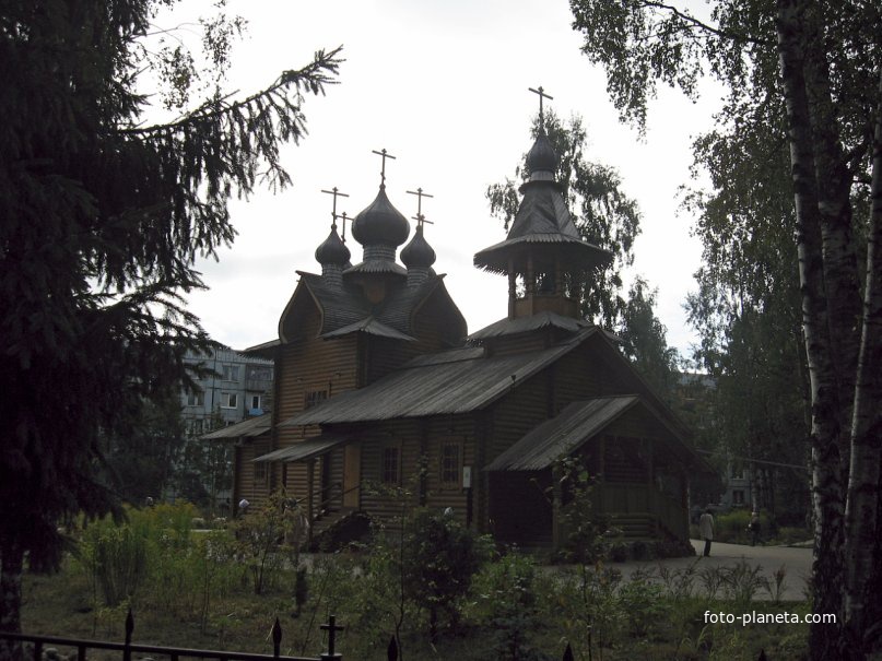 деревянная церковь в Сертолово - во имя преп.Сергия Радонежского, была заложена 16 Марта 2002г. и освящена в конце того же года.