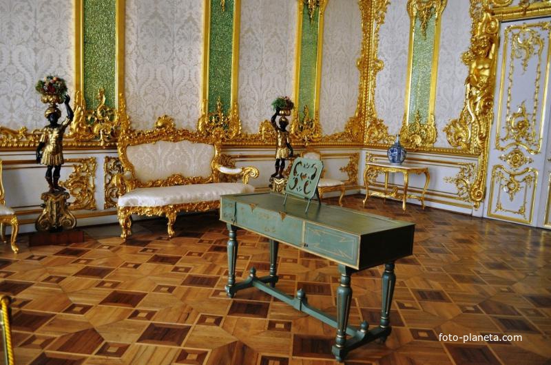 Зеленая столовая Екатерининского дворца