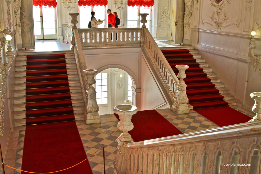 Парадная лестница в Екатерининском дворце