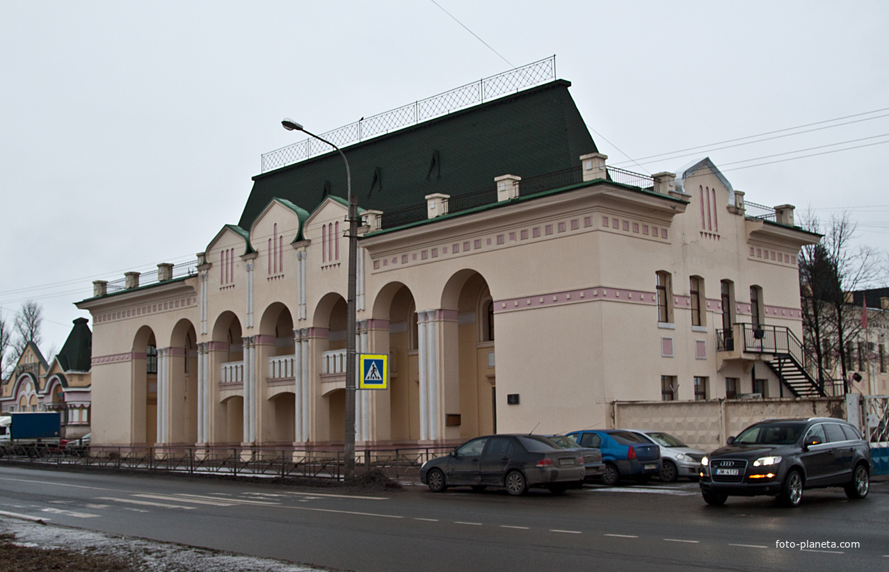 Административное здание Александровского завода