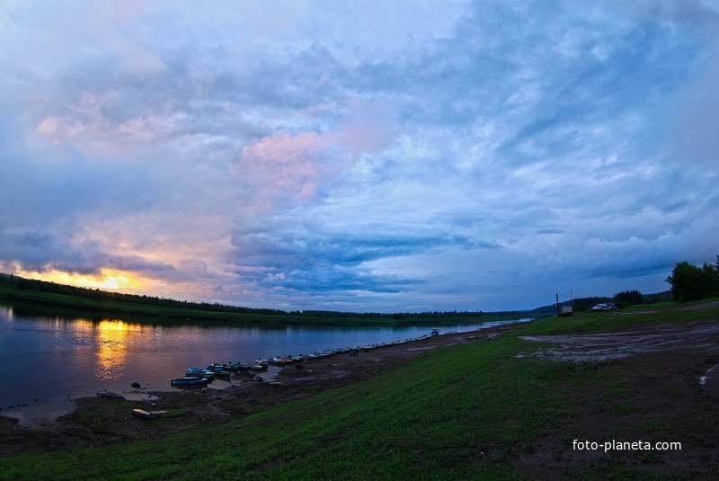 Закат на реке Нижняя Тунгуска. После дождя