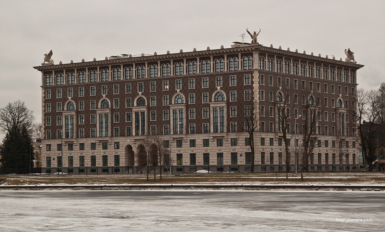 Гостиница &quot;Крестовский остров&quot;. Улица Депутатская, 26.