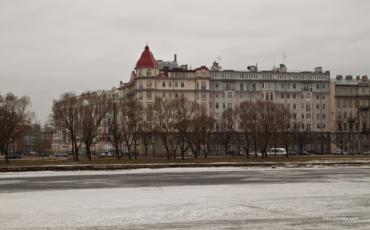 Набережная Мартынова, 4