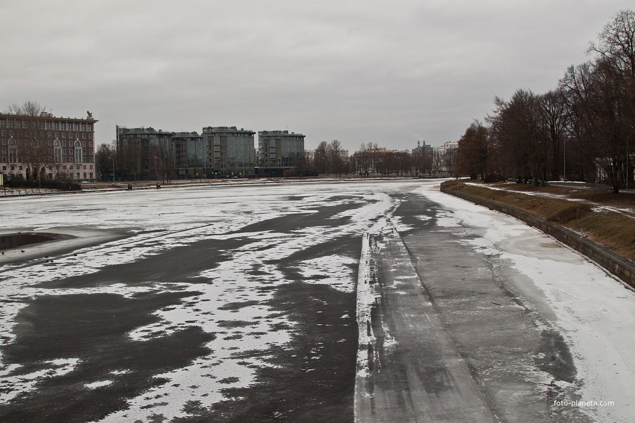 Река Средняя Невка