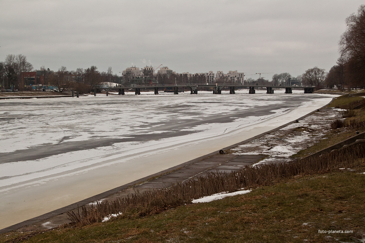 Река Средняя Невка