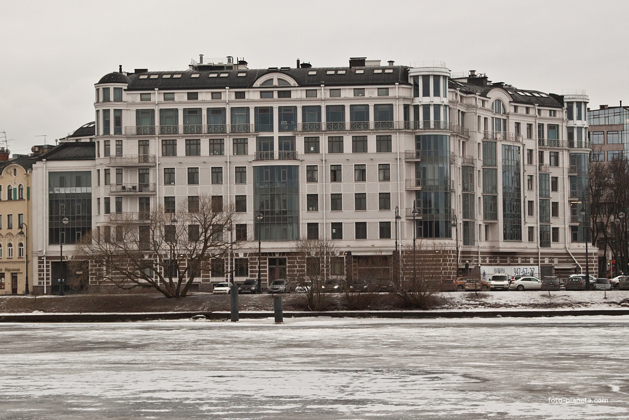 Улица Рюхина, 2