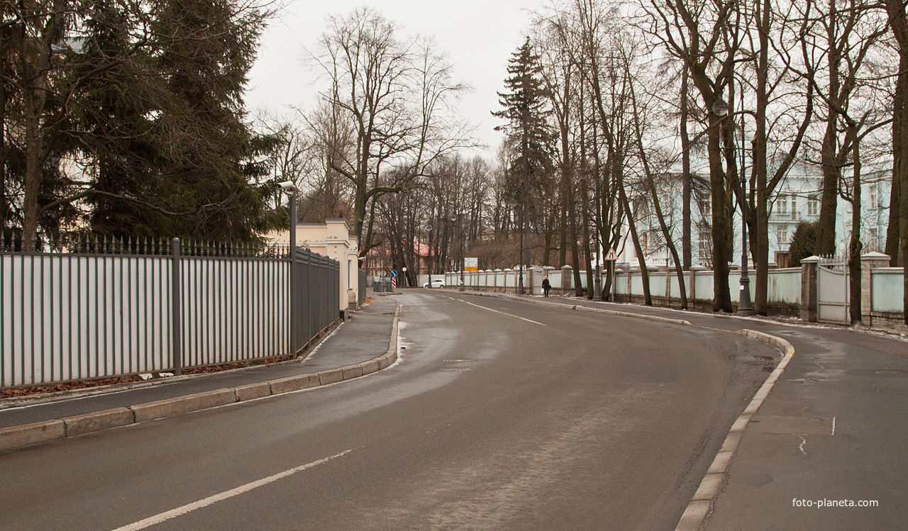 Набережная реки Крестовки