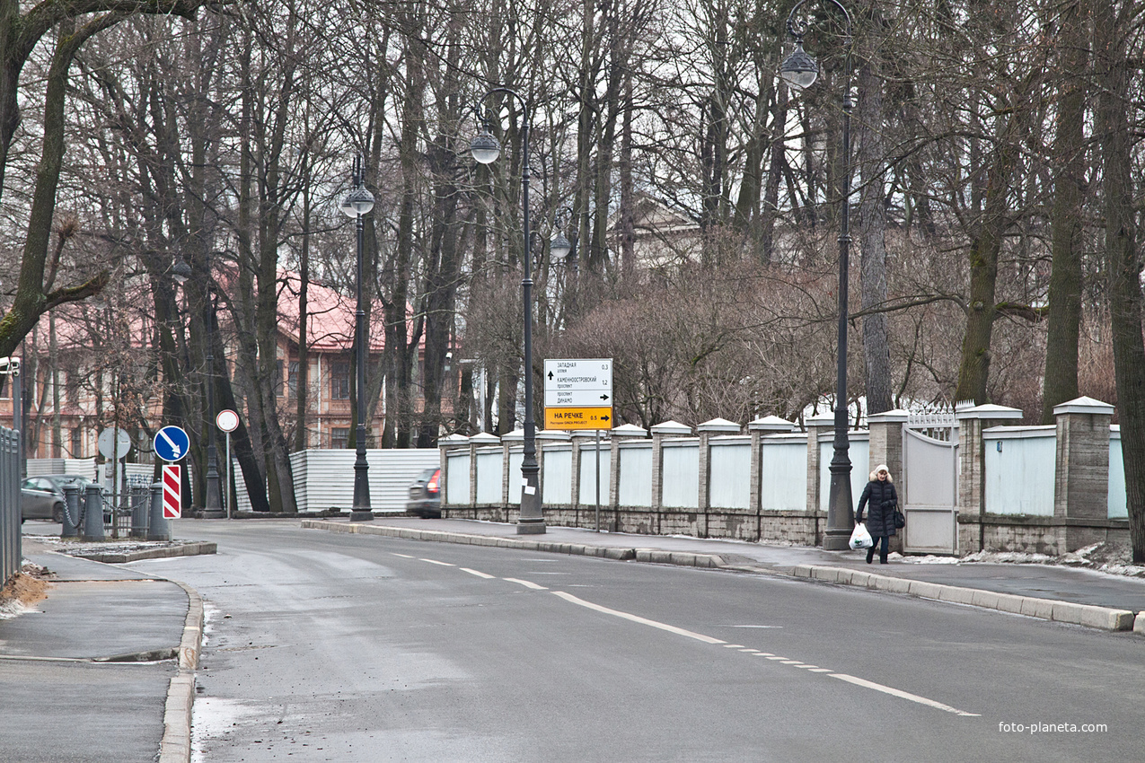 Набережная реки Крестовки