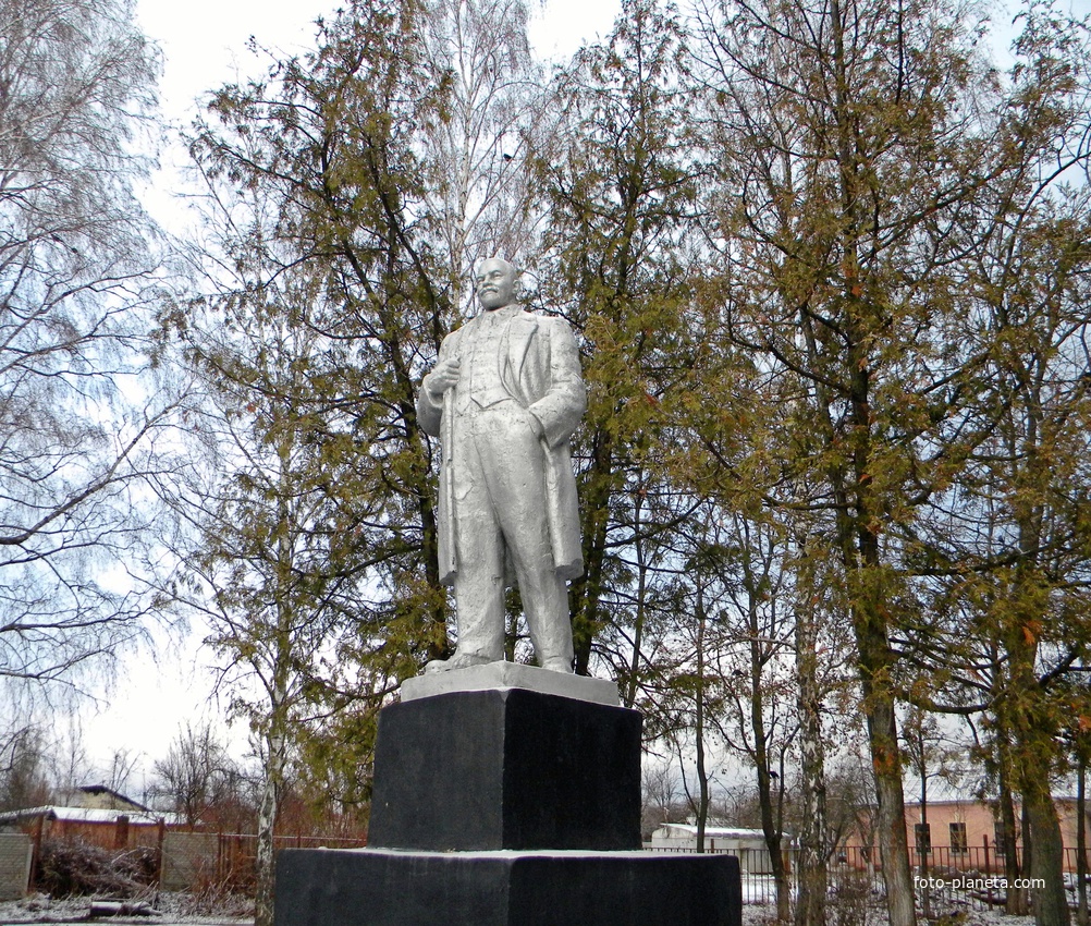 Памятник Ленину