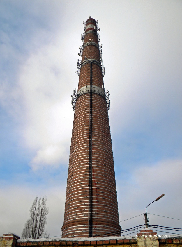 Заводская труба в городе Шебекино
