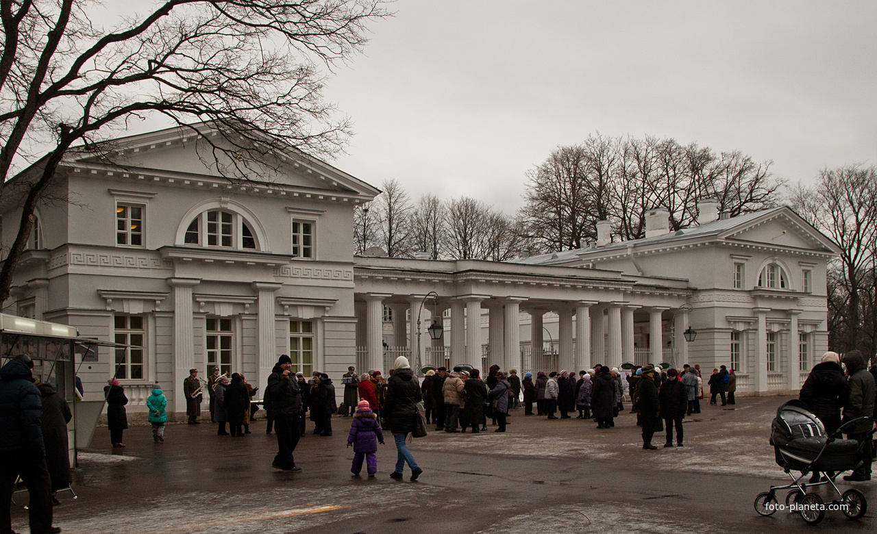 Конюшенный корпус