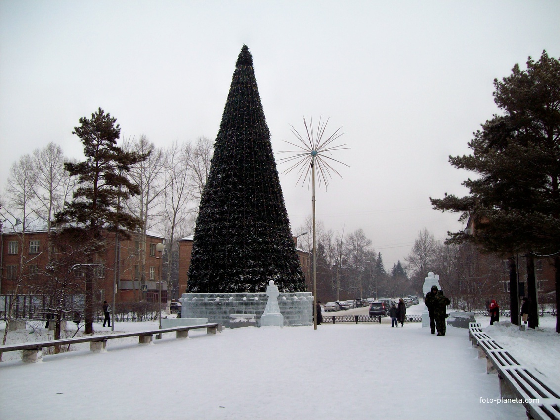 г.Шелехов Площадь возле дворца культуры