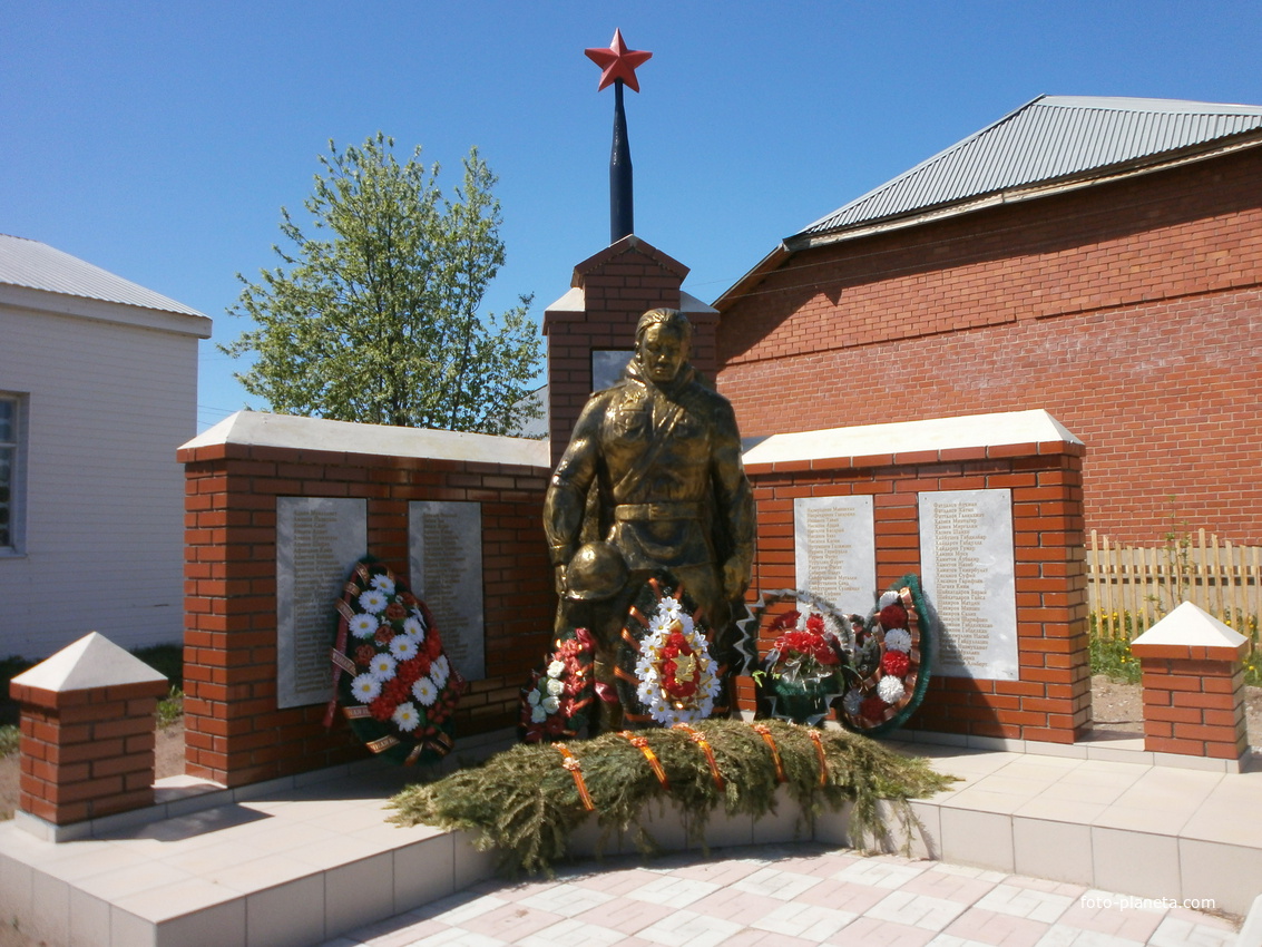 памятник солдатам погибшим на фронтах ВОВ