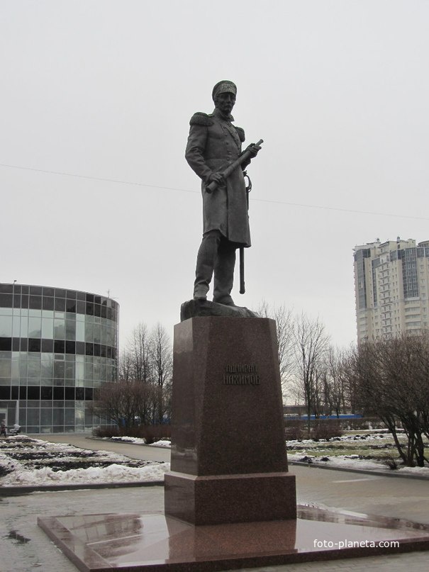 памятник Нахимову