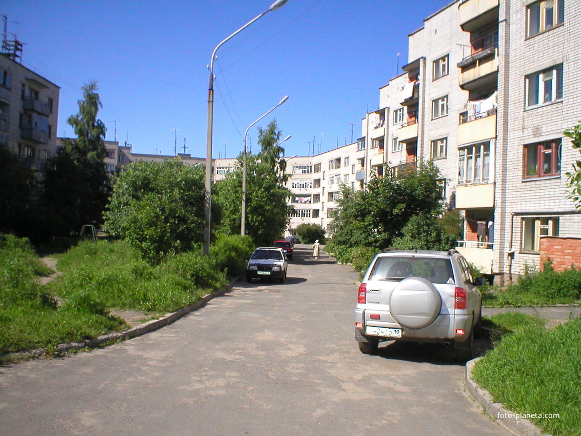 Двор по улице Трудовых Резервов.