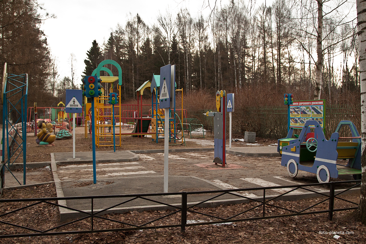 Детская площадка на улице Садовой