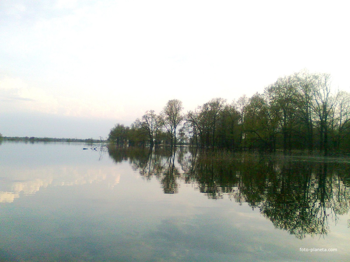 Озеро, разлив