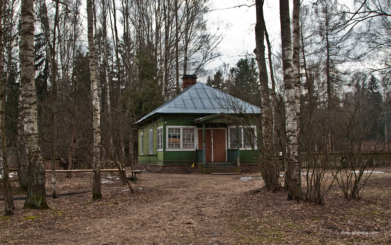 Служебный домик в Павловском парке