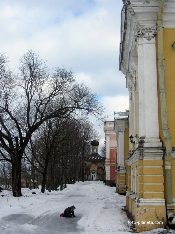 Свято-Троицкая Сергиева Приморская пустынь