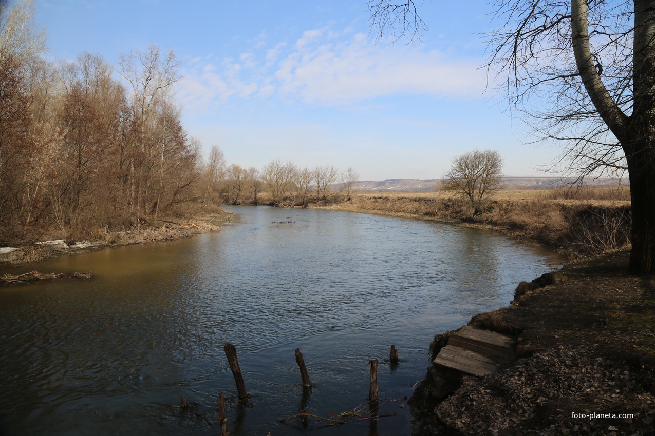 река Оскол в селе Новоивановка